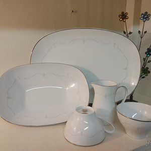 Noritake Whitebrook(200484) Hostess Set